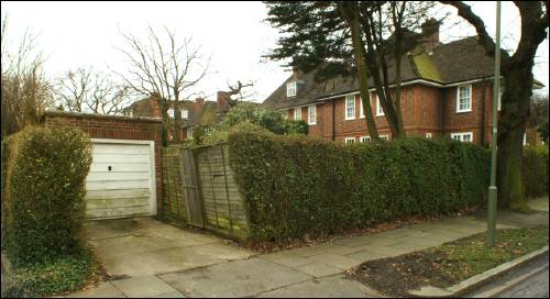 22 Holne Chase garage